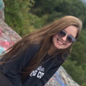 Meet your Posher, Abby